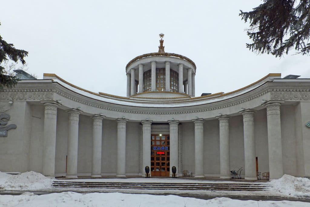 Продажа особняка 2000 квадратных метров в СВАО 