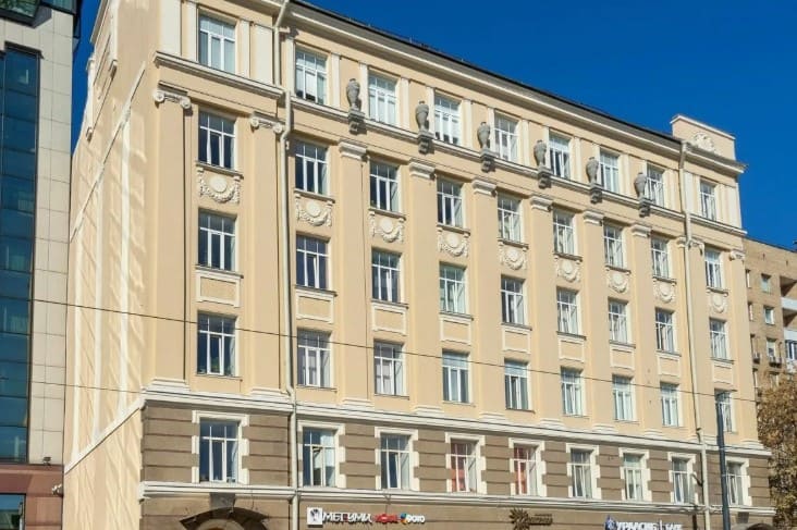 продажа здания бц Лесная 43